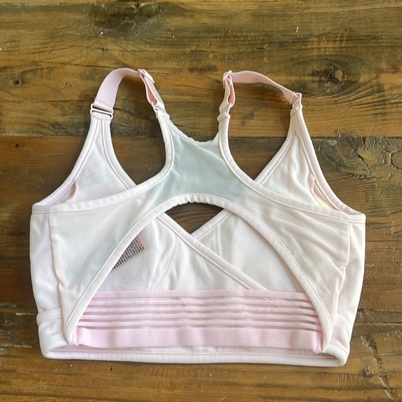 Gymshark SportsBra - Picture 3 of 6